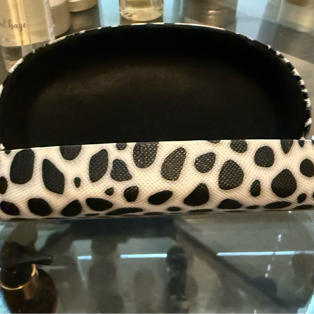 Chic Hardshell Animal Print Glasses or Sunglasses Case - Picture 5 of 8